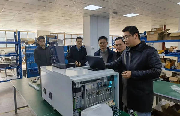 周泓教授一行參觀(guān)杭州研究院